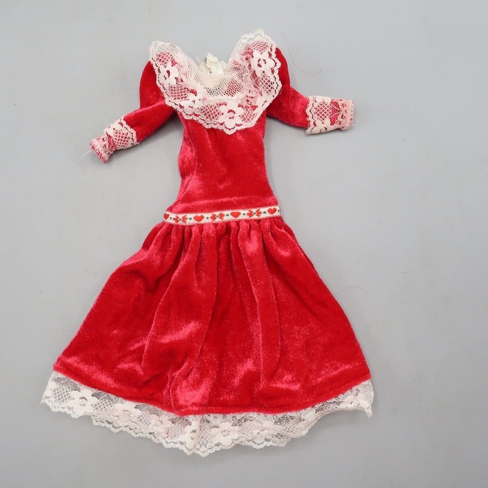 Barbie‎ Vintage 1986 Heart Family Kiss & Cuddle Mom Dress Valentines Red velvet